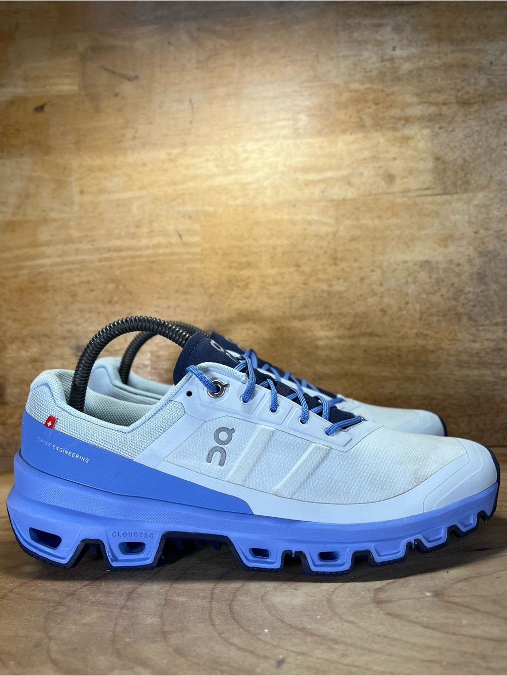 On CloudVenture 3.0 WATERPROOF Womens Size 9 Trail Running Shoes Sneakers Gray
